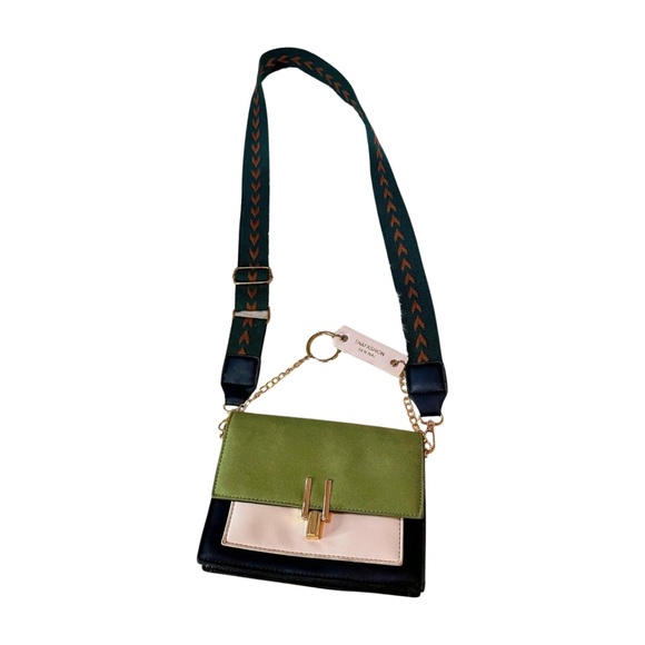 HP🌸Beautiful roomy like new crossbody unisex strap adjustable green and tan - Picture 2 of 15